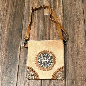 👜 LNWOT Myra Bag brand women’s crossbody with leather and hide